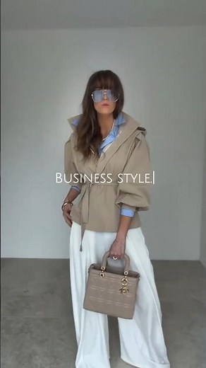 The Cropped Trench: A Must-Have for an Impeccable Capsule Wardrobe ✨ #fashiontrends #outfitideas