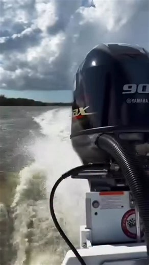 Lock in your run with precise jack plate placement. #BobsMachine | @morelliboatworks #skiff #fishing #outboardmotor #boating ￼ | Bob's Machine Shop