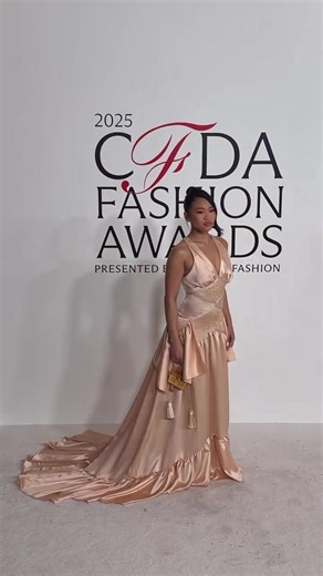 Always golden, it’s @suni in @Dauphinette at the #CFDAAwards.