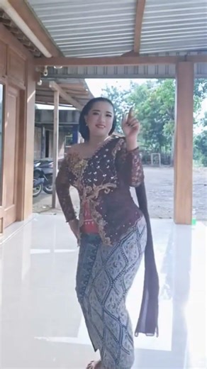 Mbak Prapti #berandayoutube #beranda #sinden #budayajawa #tayub # #campursari