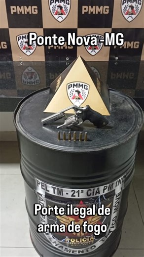 pmmg.12rpm.21ciapmind on Instagram: "PONTE NOVA — PORTE ILEGAL DE ARMA DE FOGO 📍 Palmeiras — Ponte Nova/MG 📅 06/01/2026 — 19h 🚓 Durante ação do Tático Móvel, a PM abordou um indivíduo que estaria negociando uma arma de fogo em um estacionamento. 🔎 Na cintura do autor foi localizado um revólver calibre .357, municiado e pronto para uso. 👉 O indivíduo foi preso em flagrante e encaminhado à Polícia Judiciária. 📦 Material apreendido: • 01 revólver cal .357 • 06 munições 👮🏻‍♂️ Polícia Militar