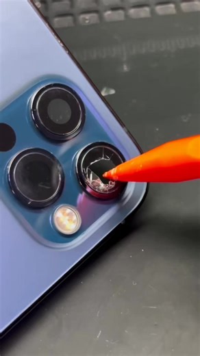 13K views · 98 reactions | Dejó caer su iPhone 12 Pro Max y el cristal de la cámara quedó hecho pedazos…En otro taller querían cambiarle todo el módulo.Nosotros preferimos salvar lo original.Así se ve una reparación hecha con precisión.¿Te ha pasado algo parecido? Cuéntamelo en los comentarios.#iPhone12ProMax #CristalDeCámara #ReparaciónApple #Ringbling #AntesYDespué | Ringbling oficial | Facebook