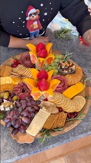 Cheese and crackers platter in 2026 🎉🎉🥂#platter2026 #food #viral #cheeseplatter