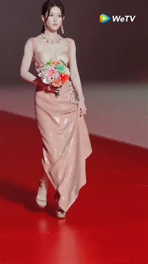 WeTV Official on Instagram: "💐💕#ZhaoLusi at #TENCENTVIDEOALLSTARNIGHT2025 ✨ 📹 Watch the livestream with English-sub & Chinese-audio on WeTV. 🔗https://u.wetv.vip/LvOUDNRwidj #腾讯视频星光大赏 #WeTVAlwaysMore"