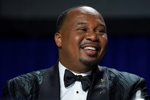 WATCH: Comedian Roy Wood Jr. headlines White House Correspondents’ Dinner