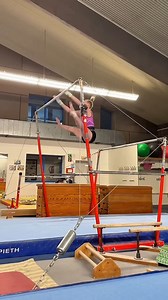 DAS ist in meinem Turnbeutel IMMER DRIN! 👀🤫 #turnen #haul #turnbeutel #salto #backflip #training | Merle Loosen