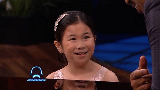 After playing at the prestigious Carnegie Hall three times, 9-year-old Sophia can keep up with even the most skilled pianists! 🎹 ⭐️ | STEVE on Watch