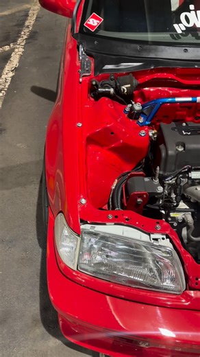 Nicholas Ross on Instagram: "EF’s are the worst shells Honda ever created but I rock with @rhdpapi EF hatch, barely 🔥 #customkings #shiftdraceworks #hushflexedonourhoodhinges"