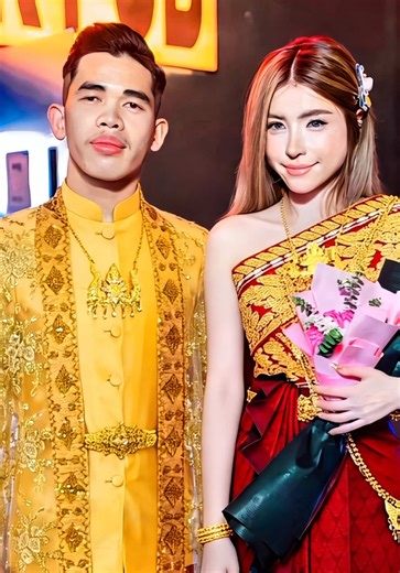 cambodia traditional clothing girl khmer traditional clothes girl ai gemini ai photo prompt khmer traditional clothes gemini photo editអាវប្រពៃណីខ្មែរ cambodia traditional clothing men and girl change this outfit into a cambodian wedding dress សិស្សីស្បែកអាវប្រពៃណីខ្មែរ ដោយប្រើ ai ប្រូមបទរូបថត ai gemini សម្រាប់អាវប្រពៃណីខ្មែរ ការអភិរក្សអាវប្រពៃណីកម្ពុជា ប្តូរសម្លៀកបំពាក់នេះទៅជាសម្លៀកបំពាក់អាពាហ៍ពិពាហ៍កម្ពុជា របៀបធ្វើអាវប្រពៃណីកម្ពុជា គំរូអាវប្រពៃណីកម្ពុជា សិក្ខាសាលារូបថតសម្លៀកបំពាក់អាពាហ៍ពិពាហ៍ប