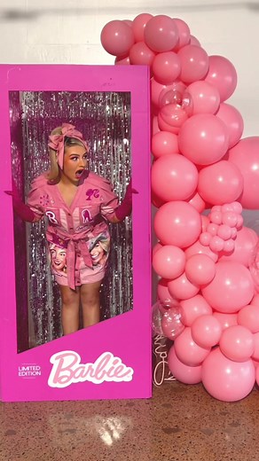You can call me @barbie - Aussie edition 🇦🇺💖 @Barbie Movie #barbiethemovie #barbie #barbiegirl #barbieworld #barbiecore #margotrobbie #handpainteddenim #emilyinghamart #australianartist