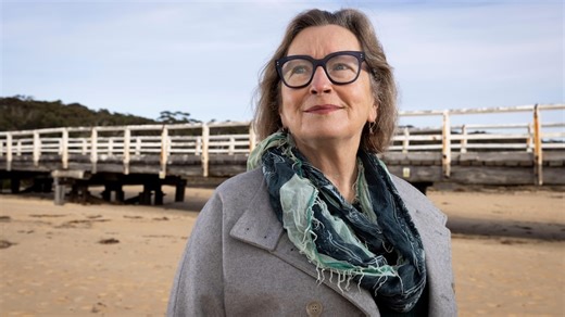 Cuttagee community fights to save 130yo timber bridge amid plan for concrete replacement