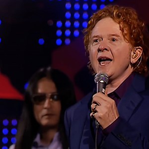 Next month, Simply Red will kick off their 40th Anniversary Tour! In March, the band will perform five shows at the Movistar Arena in Santiago. Simply Red has a long history with Chile, including this performance at the Viña del Mar Festival in 2009. Stay up to date on all tour news, anniversary events, and exclusive updates by signing up here: https://simplyred.os.fan 📹 Canal Histórico del Festival de Viña del Mar | Simply Red
