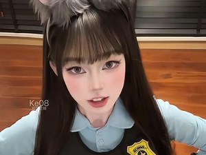 性格确实有点问题 但我长得还行 问题不大