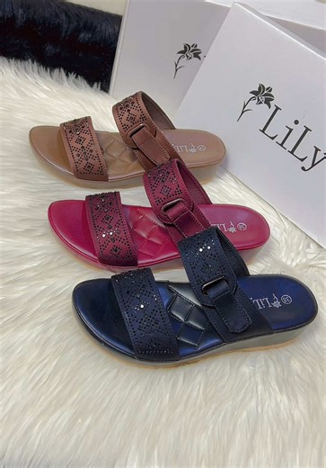 ဒီဖိနပ်လေးစီးရင် လှလဲလှရမယ်✨၊comfort လဲဖြစ်စေရမယ်လို့ အာမခံပါတယ်ရှင့်✅#မြခွါညိုရန်ကုန် #lily #comfortဖိနပ် #ဖနှောင့်အတက်ထွက်သူများအတွက်💯✅ @မြခွါညို ဖိနပ်ဒိုင် - မန္တလေး @မြခွါညို ဖိနပ်ဆိုင်-မြောက်ဒဂုံ