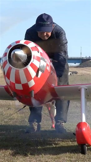 Gee Bee R3 大型ラジコン機