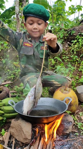 Survival Skills: SMART and USEFUL Ideas in the Woods Cooking Fish #camping #survival #outdoors #idea