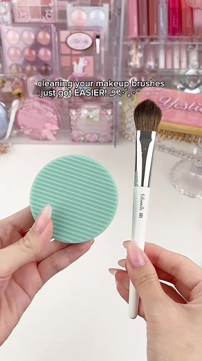 Essential Makeup Brush Cleaner for Easy Beauty Routines