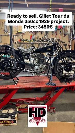 Gillet Tour du Monde 350cc 1929. This was a unfinished restoration that I have build together (mock-up) to show that she is as good as complete. Perfect paintjob, nice new nickleplating, engine still need to be rebuild. Price :3450€ #gillet #gilletmotorcycles #gillettourdumonde #belgiummotorcycles #belgischemotorfietsen #hdclassicbe | Hd Classic