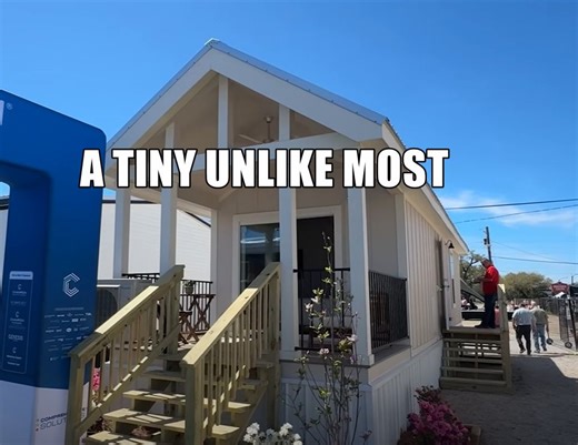 This 35-FT Tiny House Does Things Differently, Lives Like a Perfect Retreat for 2