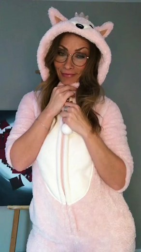 Empowering Over 40 Women: Confidence in Every Stage