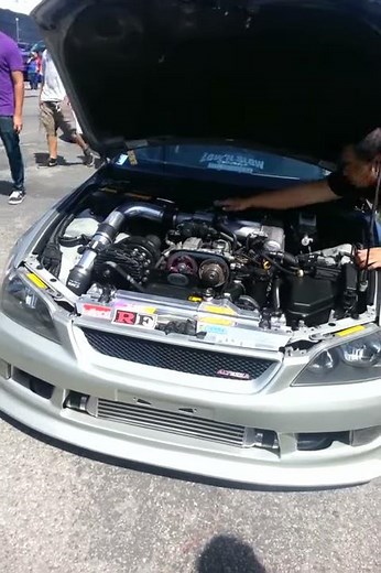 2jz IS 300 Supercharged revving up