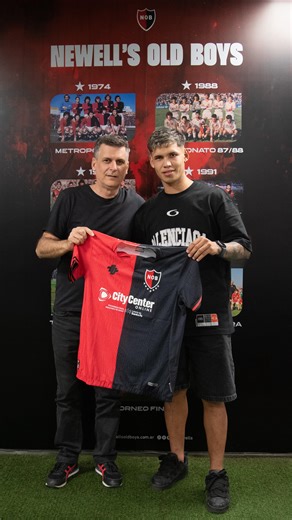 Newell's Old Boys on Instagram: "“Tuve la posibilidad de venir a la cancha cuando era chico y es una locura, estoy muy contento de llegar a Newell’s” Con todo el corazón, Walter 👊🏼"