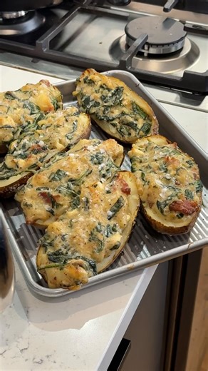 NEW YOUTUBE VID OUT NOW ꉂ(˵˃ ᗜ ˂˵)🍒 steakhouse dinner at home | long form | youtube creators | #chef #food #cookwithme | Hungry Mockingbird