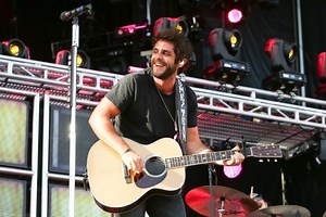 29 Best Thomas Rhett Wedding Songs (First Dance & Down The Aisle)