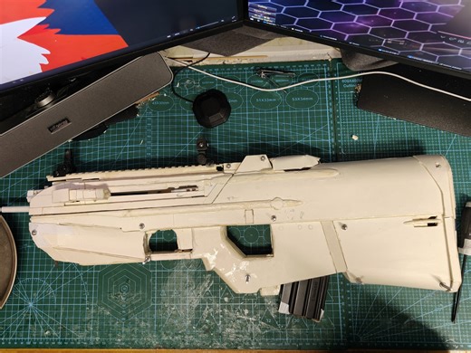 将一把FN F2000突击步枪完全分解,会怎样呢？