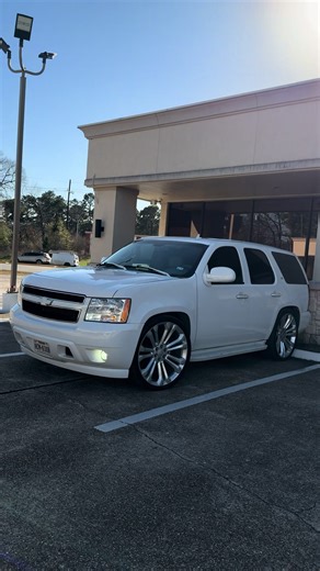 Color Matched 26s on a Chevy Tahoe