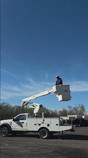 F550 with Altec AT40G Boom