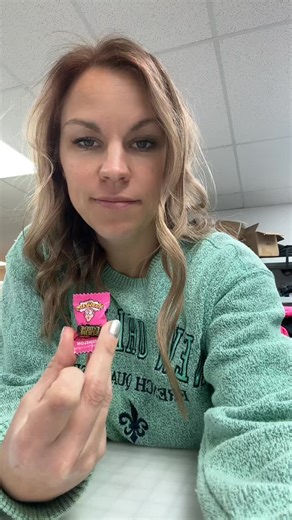 If you hate food noises skip past  @warheads are so good 浪 #tastetesting this #watermelon flavor #fyp #asmrfood My face 凉 | Sarah Pytleski | Facebook