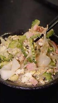 You can make Okinawan goya chanpuru with just one dashi packet