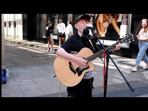 (Leonard Cohen) "Hallelujah" with Fionn Whelan on Grafton Street.