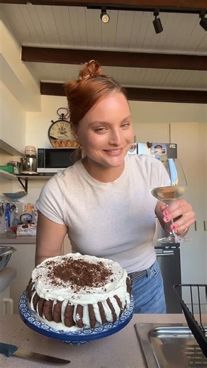 Amanda Please 🧿 | Chocolate Ripple cake :) Ingredients: • 2 packets @arnottsbiscuits Chocolate Ripple biscuits • 900 ml thickened cream • ½ cup icing sugar... | Instagram