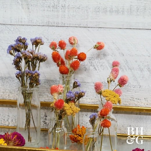 33K views · 52 reactions | How to Dry Flowers: Dried flowers are back in a big way! They are the perfect accent to wreaths, forever bouquets, or other decorating projects. Here are three ways to dry your flowers and tips for maintaining them: https://bit.ly/36cLn4E | Better Homes & Gardens | Facebook