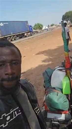 🛣️ Grand Retour de Moussa Sanogo, Motard Malien ! 🇲🇱🏍️ Après avoir relié Bamako à La Mecque à moto, notre frère Moussa Sanogo poursuit son incroyable périple de retour. Il est désormais bien arrivé au Burkina Faso ! 🇧🇫 Une aventure marquée par la foi, le courage et la fraternité africaine 🌍💪 | Motard Team de Bamako 223