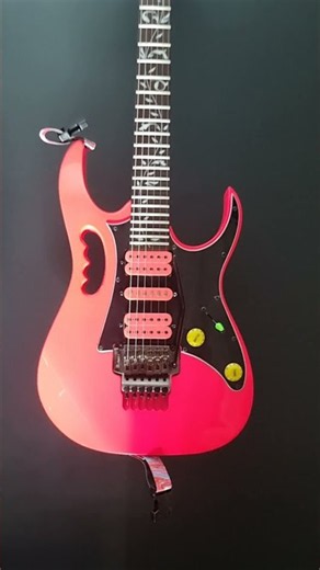 Ibanez JEM Jr. — A Porta de Entrada para o Universo de Steve Vai!