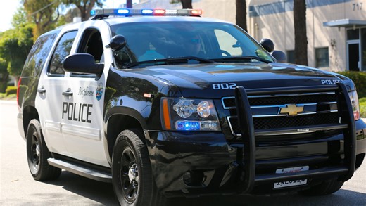 Police investigate body found in front of Port Hueneme business