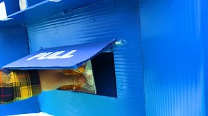 Máquina Expendedora de Bocadillos en Escuela Comida Saludable o Comida Chatarra con Eric y Andrea | Juguetes y Colores