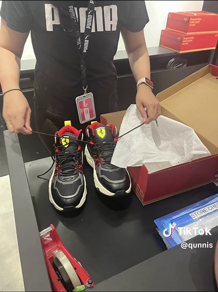 Ferrari Formula 1 Racing: Carlos Sainz & Charles Leclerc