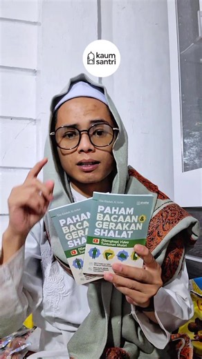 Pahami dulu bacaan dan gerakan sholat, insyaAllah sholat kita akan lebih nikmat dan khusyuk. Rekomendasi buku paham bacaan dan gerakan sholat, lengkap. #buku #sholat