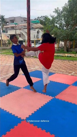 Simple Self-Defense Tricks Everyone Should Know! 🥋 #selfdefense