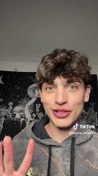 Replying to @Mike #greenscreen very excited! What color are you guessing they’ll be? @Zayne Bright