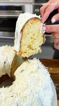 Tom Cruise’s Coconut Christmas Cake