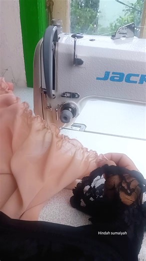 Hindah Sumaiyah on Instagram: "Sewing Tips: How to create gathers properly in your projects? Use your gathering foot! 🧵🪡✨ #SewingTips #SewingHacks #DIYClothes #SewingTutorial #FacebookReels #SewingCommunity"