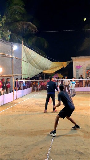 #outdoorbadminton #badmintonhighlights #badmintonlovers #badmintonindonesia #trickshots #shorts #bwf