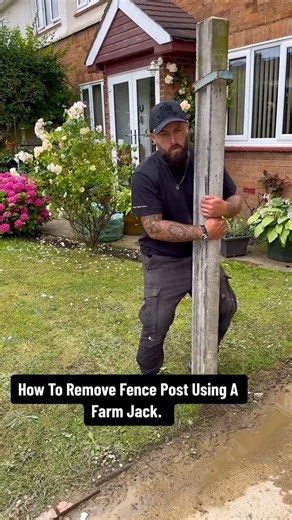 How To Remove Fence Post Using Farm Jack #how #howto #doityourself #asmr #asmrsounds #fyp #homeimprovement | Tech Works