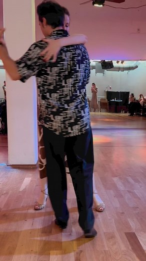 summary of the Group Tango class in Hamburg. 🌹With @maudeandrey@alto_tango 24.06.2024. www.andressautel.com www.altotango.de #tango #tangoargentino #argentinetango #tangueros #tangodance #dance #dancing #tangodancer #tangodancers #tangovideo #tangohamburg #tangoinhamburg #tanguera #tanguero #dancers #dancersofinstagram #tangotime #tangoargentino❤️ #coupledance #patetico #pugliesepugliesepugliese | Andres Sautel