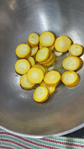 Yellow Zucchini sauce | Zucchini Sauce for Pasta